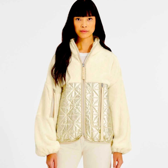 UGG Marlene Quilted Jacket 🔥
Metallic - Picture 1 of 16